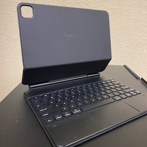 Apple Tablets & Accessories Typecase Edge Keyboard Case